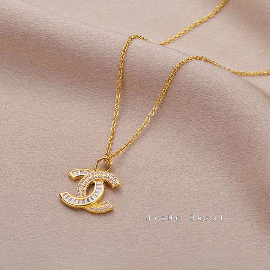 Advanced design, light luxury, double-layer letter clavicle chain
