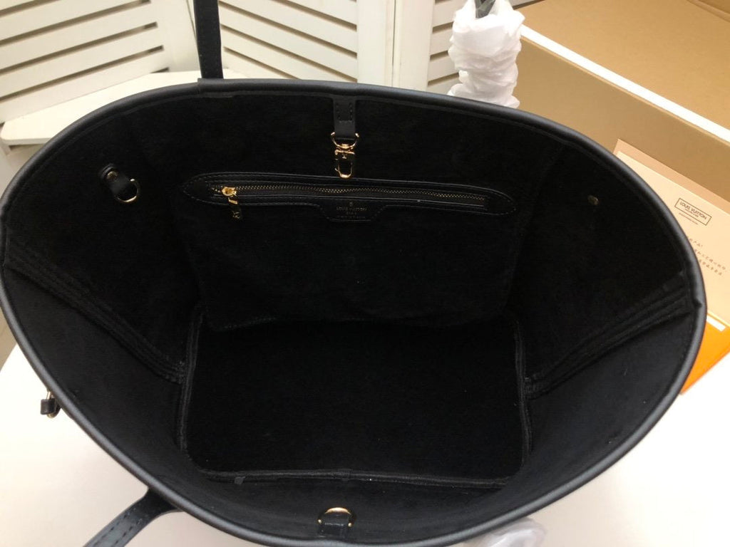 Black Handbag  Size:32×29×17cm