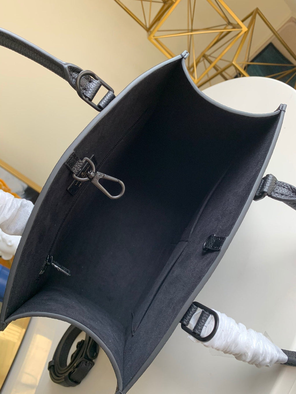 black Portable cross body dual-use bag
