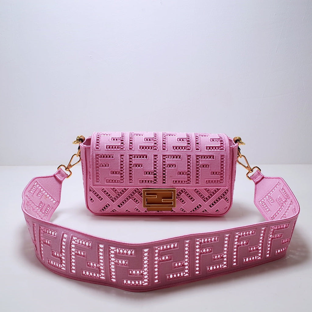 F e n d I 2021 27*6*15cm