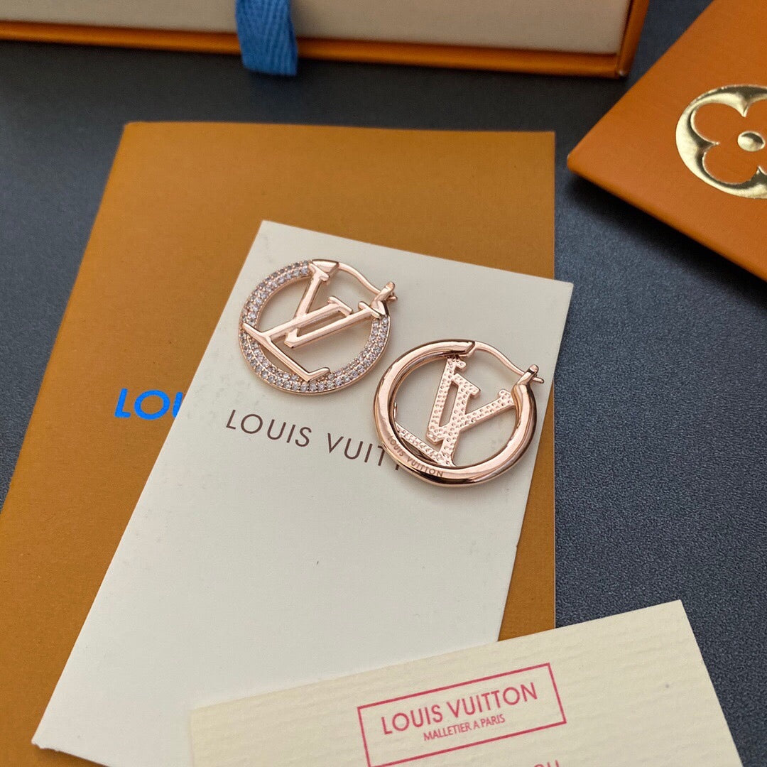 circle earrings
