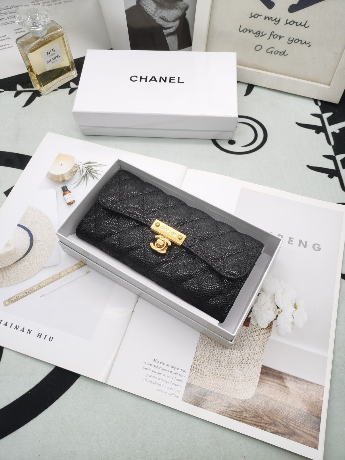 Chanel 19cm